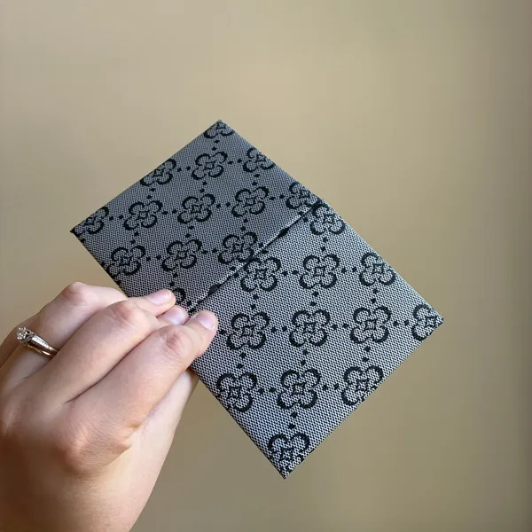 Card wallet gray black embroidered detail double open fidget - Image 4