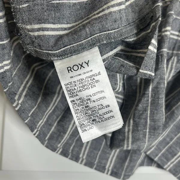 Roxy Ruffled Top size L NWOT - Image 4