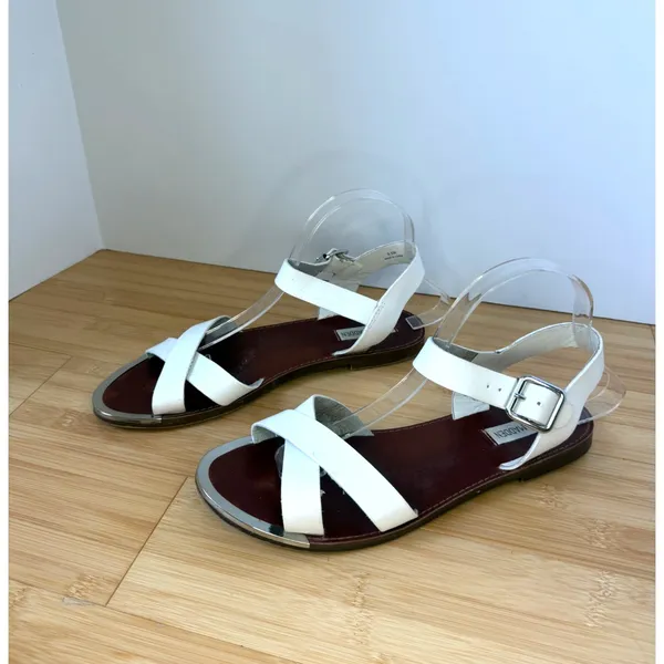 Steve Madden Bayle-R White Sandals Vegan Leather Silver Hardware Size 9.5 - Image 3