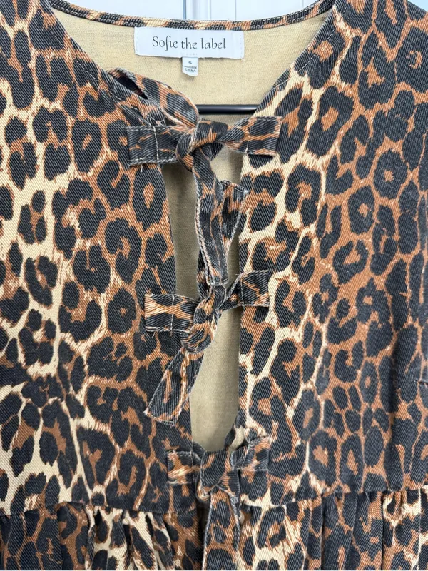 Leopard-Print Tie-Front Peplum Blouse in Tan & Black - Image 5