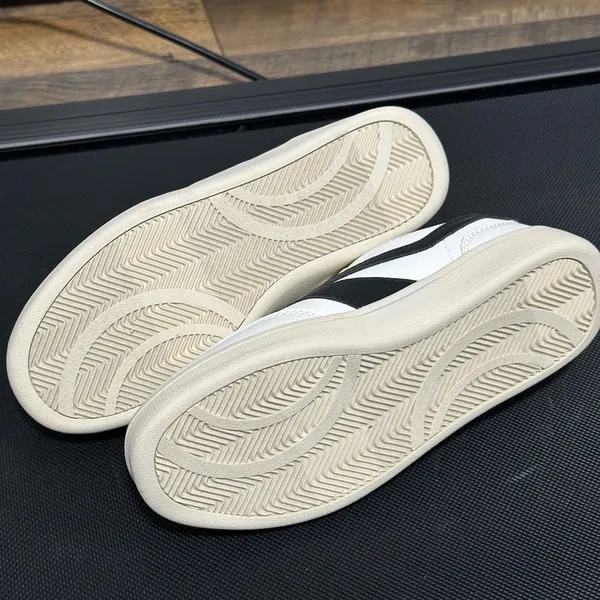 Nwt! Dolce vita sneakers White Size 6 - Image 2
