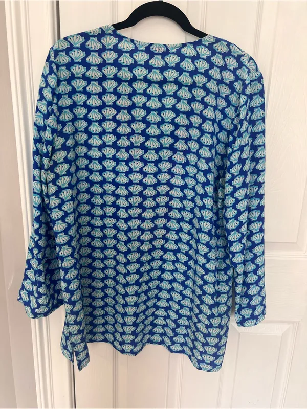 Lilly Pulitzer Blue Shell-Print Tunic with Pink Trim - Image 3