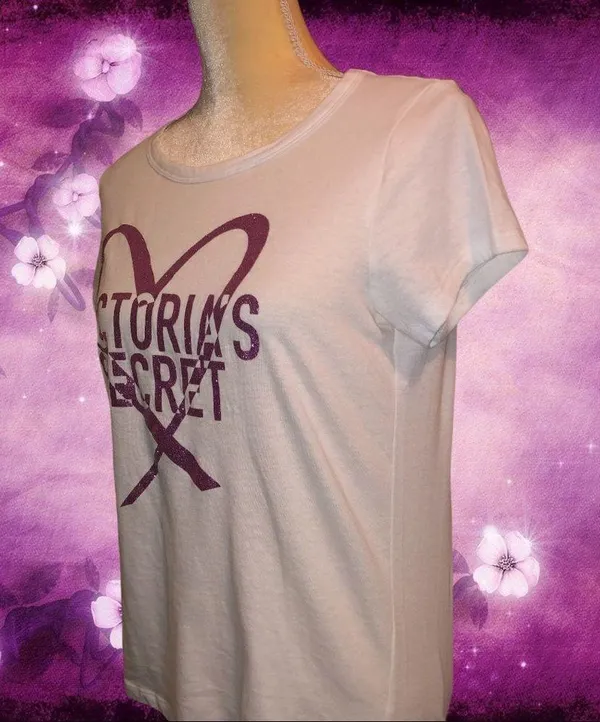 Victoria’s Secret white top with design - Image 2