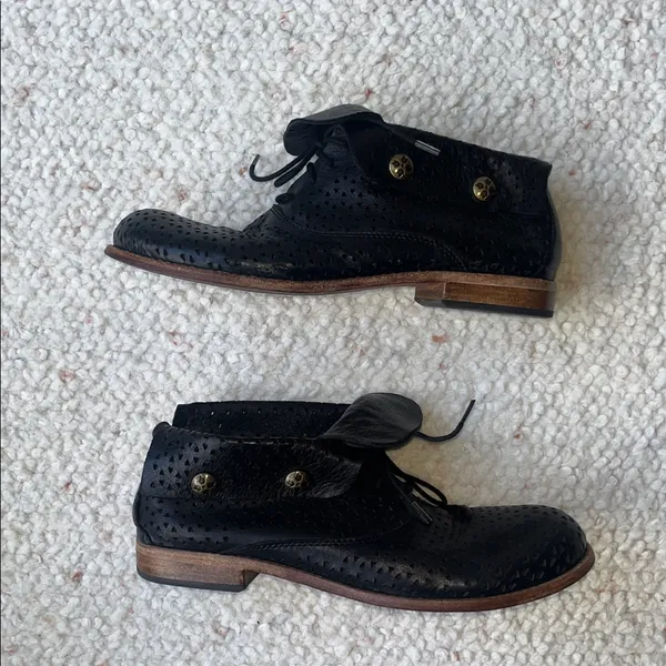 Patricia Nash Sabrina Perforated‎ Ankle Boot Italian Leather Black 7.5 - Image 3