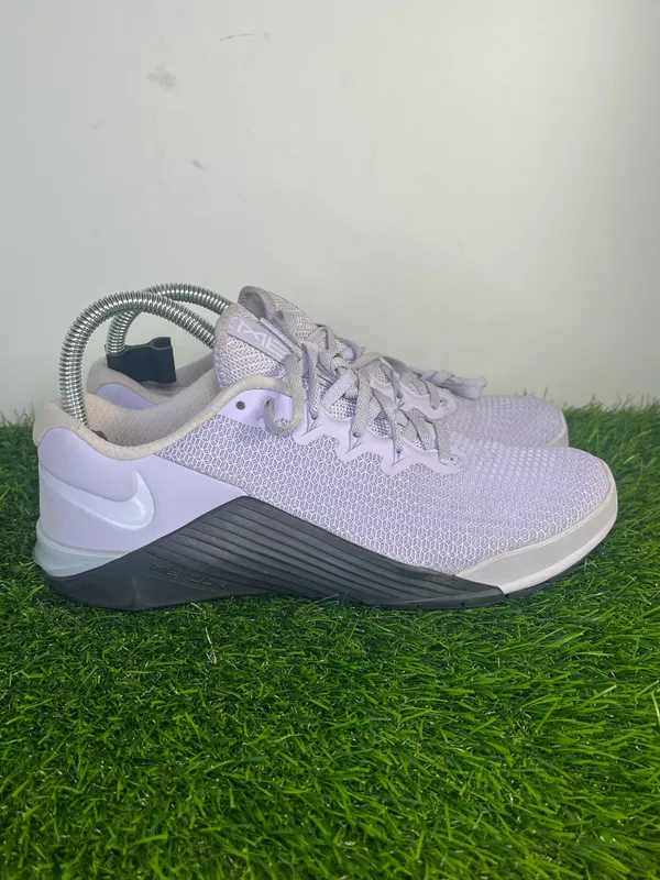 Nike Metcon 5 Training Shoes Light Violet Lavender Women’s Size 8.5 Cross Training - Image 3