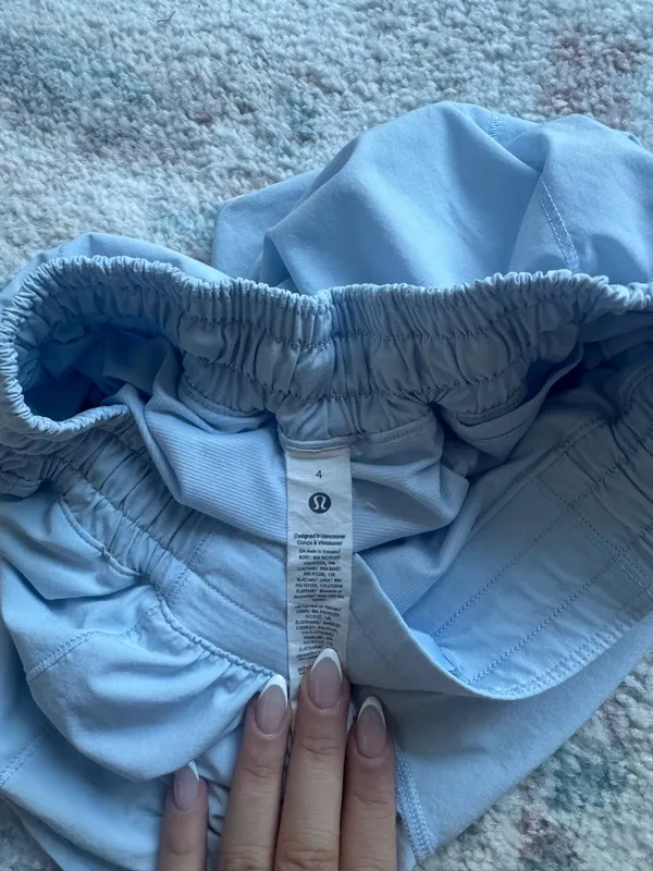 Lululemon Low-Rise Hotty Hot Shorts 2.5" Light Blue - Image 4