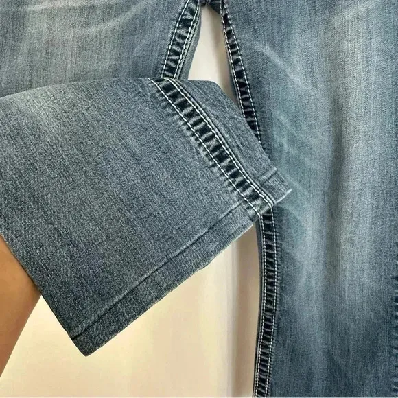 Miss Me Jeans Mid Rise Bootcut Embellished Back Pockets Cropped Womens Sz 29‎ - Image 3