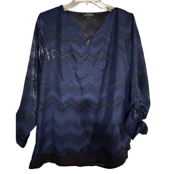 The Limited‎ Navy Blue Chevron Clip Dot Roll Tab Sleeve Blouse Small - Image 9