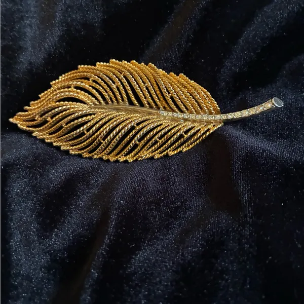 Vintage Modern Gold Tone Feather Brooch with White Rhinestone's - Image 2