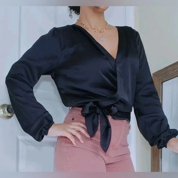 Abercrombie & Fitch Cropped Satin Long Sleeve Wrap Top - Black - M - Image 5