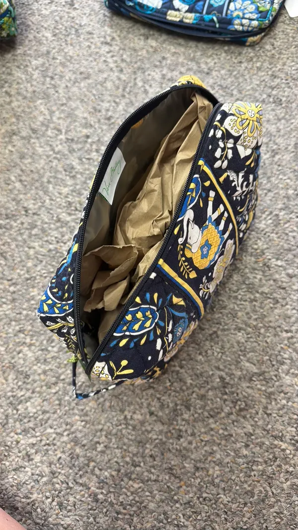 Vera Bradley Bag Makeup - Image 4