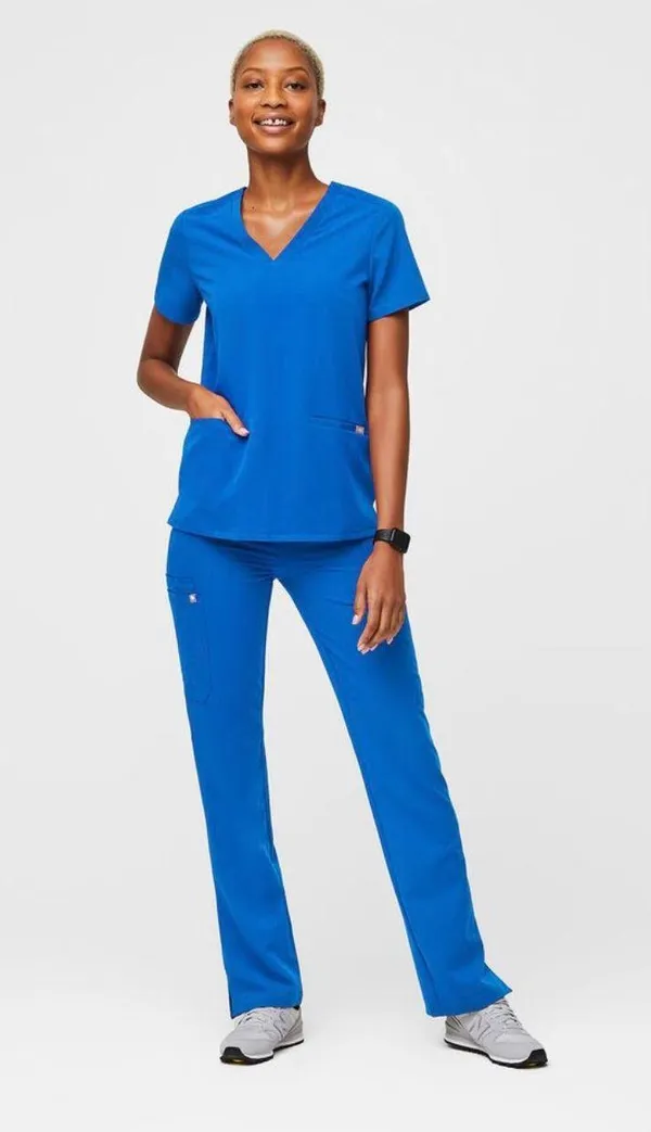 FIGS Casma™ Three-Pocket Scrub Top - Image 2