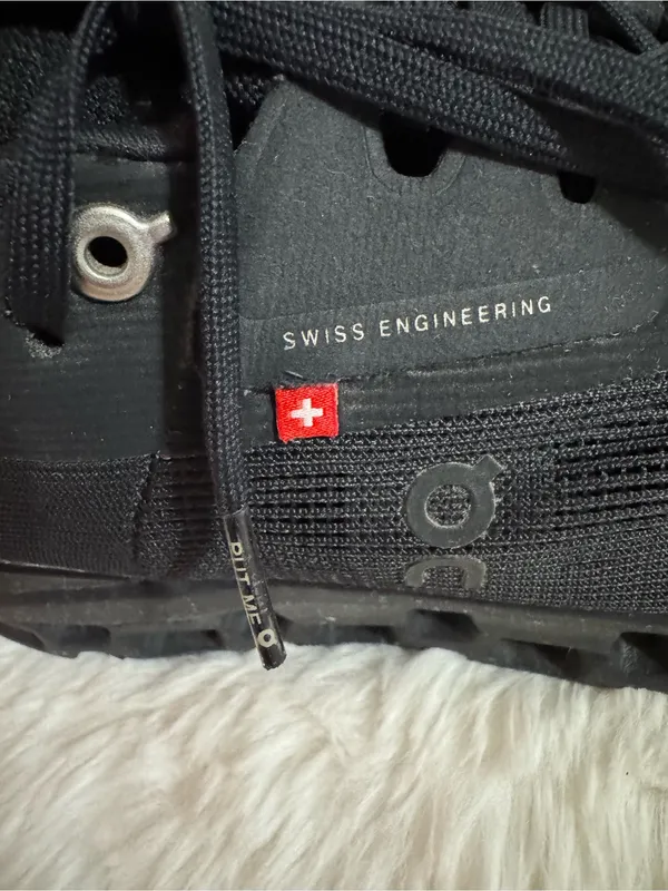 On Running Cloudstratus Black Women's Running Sneakers Size 9 - Image 3