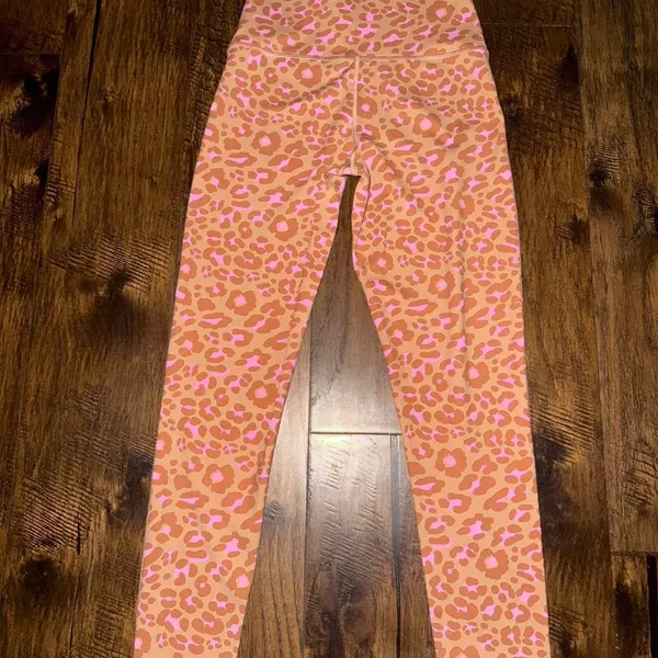 Aerie Offline‎ Goals Pink Leopard - Image 2