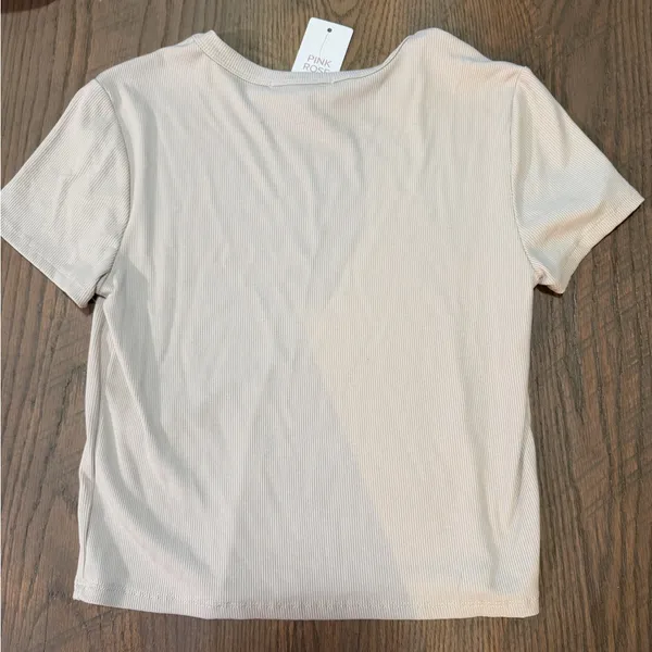 Pink Rose Ribbed Cropped Tee NWT Cream Size Large - Image 3