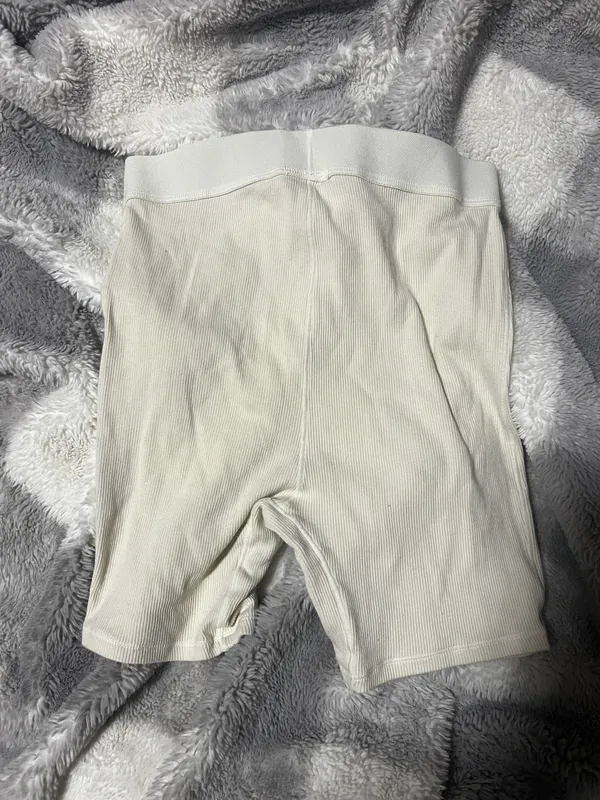SKIMS Boxer Shorts - Image 3