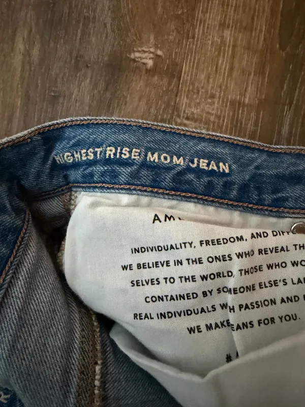 American Eagle Highest Rise Mom Jeans - Image 5