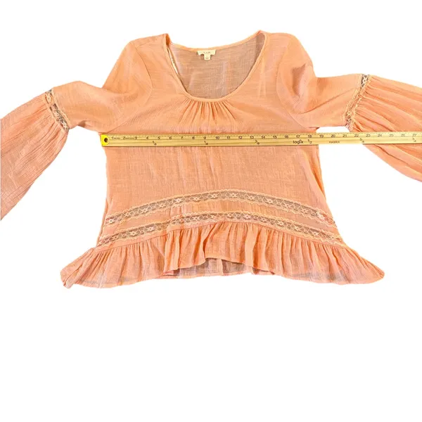E & M‎ Light Coral Bell Sleeve Women's Blouse - Image 3