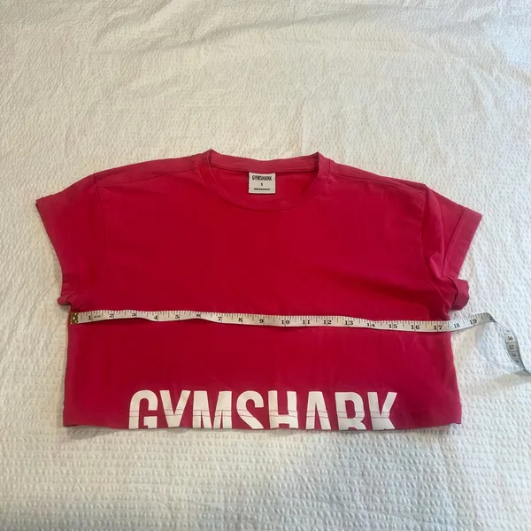 Gymshark hot pink crop top for women size Small - Image 4