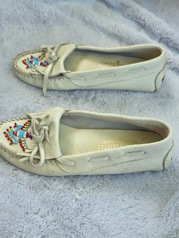 Minnetonka Thunderbird Beaded Leather Fringe Moccasins Ivory 8 - Image 5
