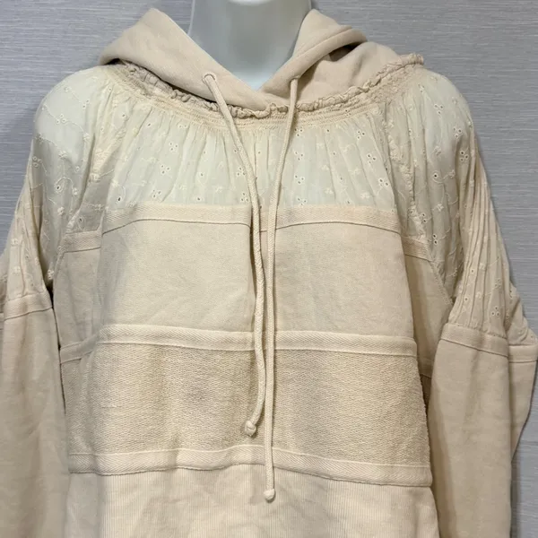 Free People Cream Mixed Media Eyelet Lace Cropped Hoodie‎ Sweatshirt Small - Image 4