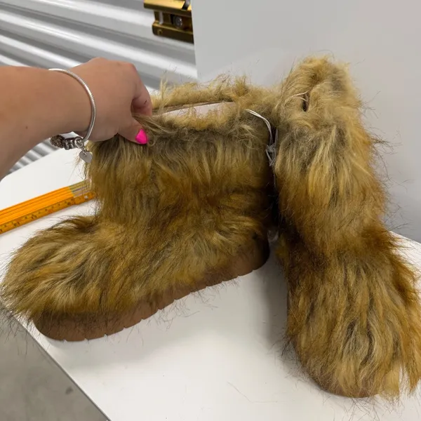 Brown Faux Fur Shaggy Platform Boots Size 10 Winter Snow Yeti Cozy Y2K Style - Image 2