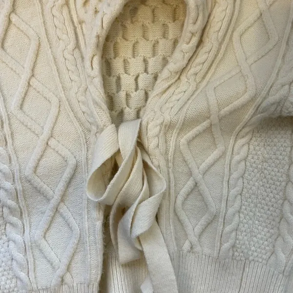 Vigoss Cream Cutout Sweater Medium  - Image 5