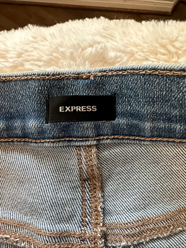 Express “Skyscraper” Mid Rise Light Wash Women's Jeans- New with Tags- 8 Regular - Image 12