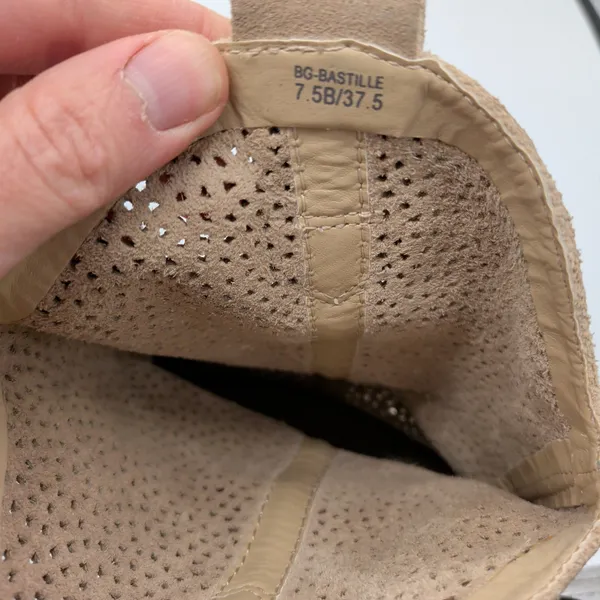 BCBGeneration‎ Bastille Taupe Suede Perforated Western Boots Womens 7.5B 37.5 - Image 7