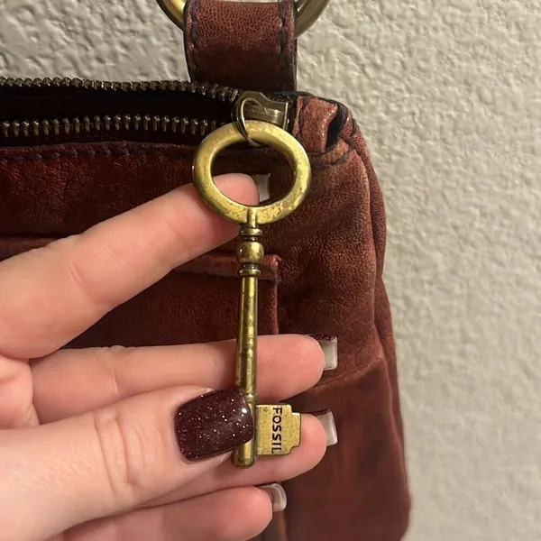 ✨Fossil Wine Crossbody Adjustable with Key Charm✨ - Image 8