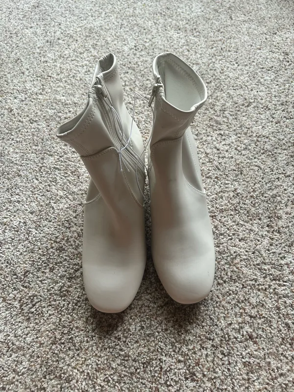 Boots White Size 8.5 - Image 2