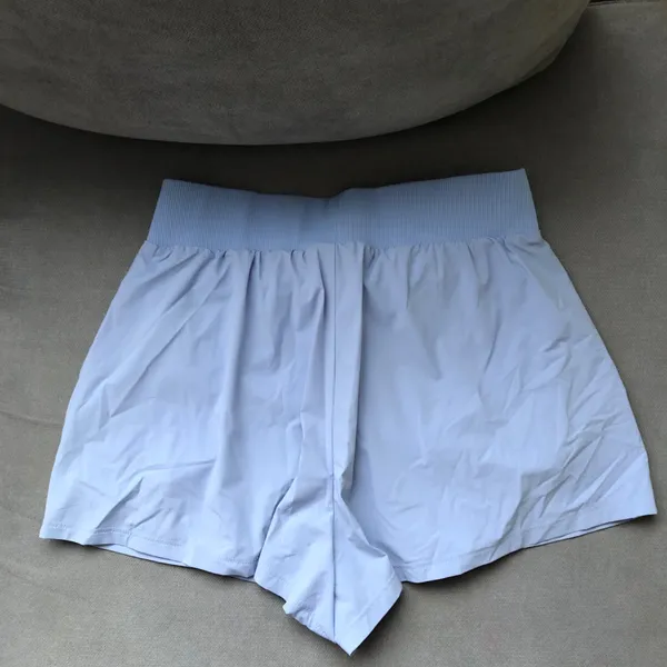 Alo Yoga Breezy Short Seashell Blue XS - Image 7