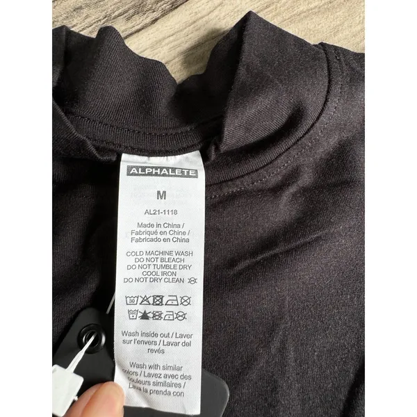 Alphalete Women's Premium Mockneck Tank - Black ,size Medium - Image 10
