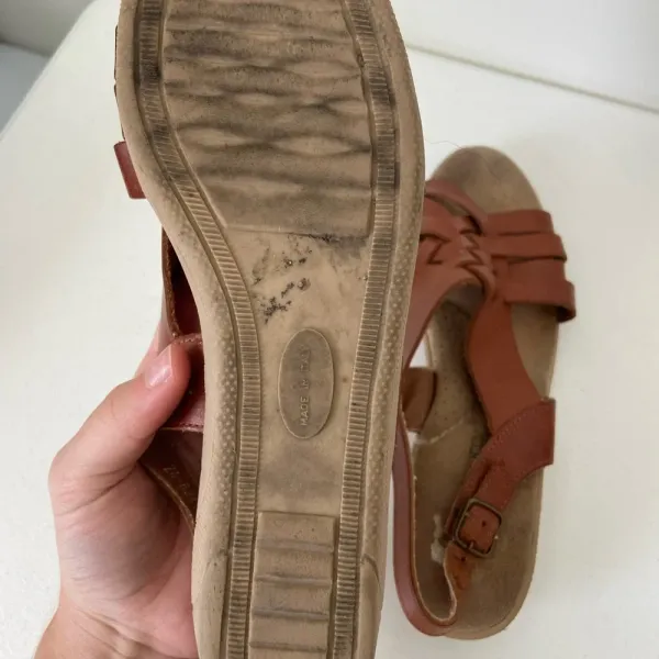 Cabin Creek Women’s interwoven strap sandals — size 8‎ - Image 4