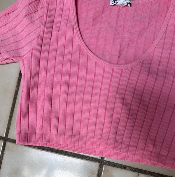 Brand New Zara SEAMLESS TOP Pink Size Large - Image 5