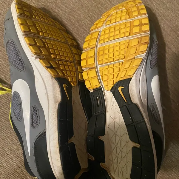 Nike women's Revolution Grey/Yellow Running Shoes. 9 - Image 9