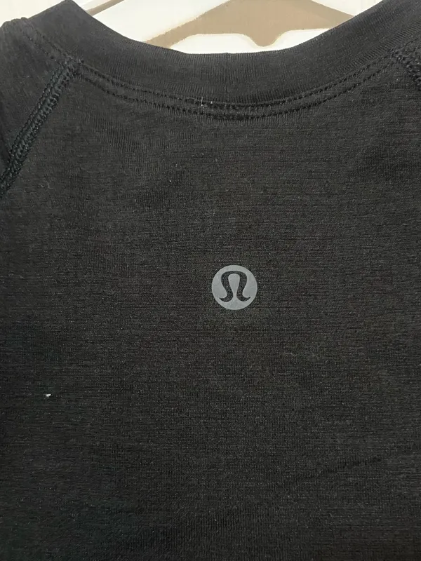 Cropped Lululemon Swiftly Tech Short Sleeve - Image 4