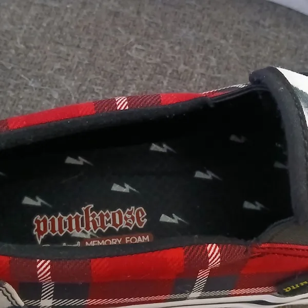 NWT Skechers Punkrose Memory Foam VEGAN Zebra & Red Plaid Slip-On's, Size 8.5 🌺 - Image 6