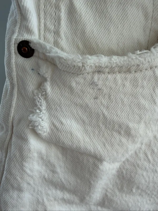 Abercrombie & Fitch White High-Rise Raw Hem Denim Shorts - Image 3
