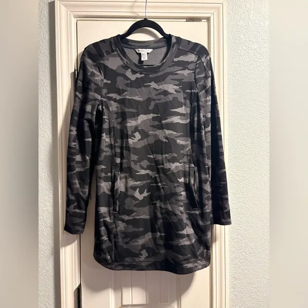 Athleta‎ Balance Printed Dress Womens Small Gray Camo Long Sleeve Pockets Zipper - Image 2