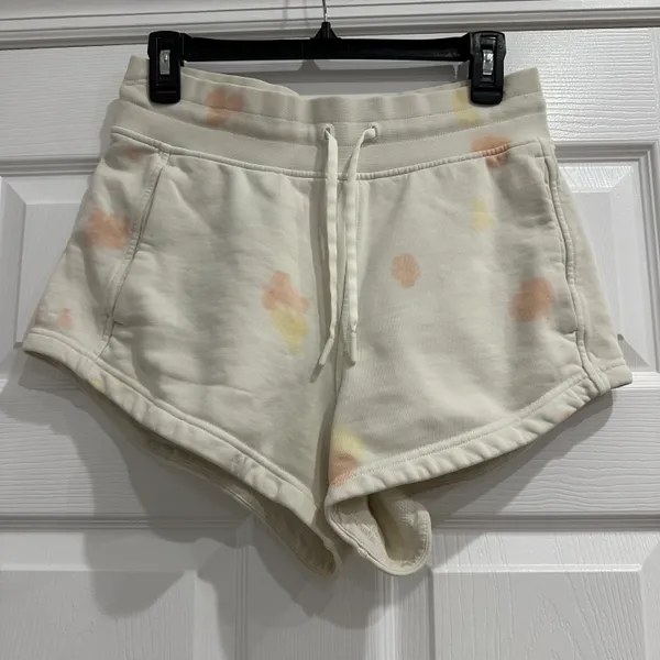 Lululemon Inner Glow High Rise Short 3” Size 6 Tie Dye - Image 4