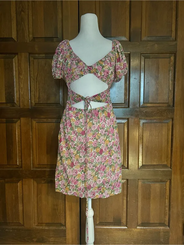 NWT Princess Polly Nakita Mini‎ Dress Pink Floral Smocked Cutout US 12 / AU 16 - Image 3