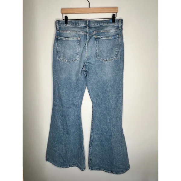 7 For All Mankind Low Rise Flare Jeans Size 31 - Image 4