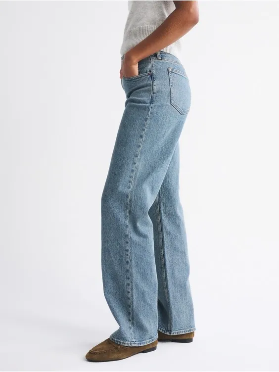 Abercrombie & Fitch Curve Love High Rise 90s Relaxed Jean Size 26 (2 Regular) - Image 2