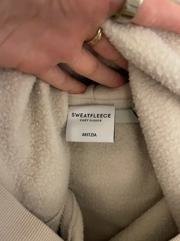 Aritzia Cozy Fleece Mega Raglan Hoodie - Image 4