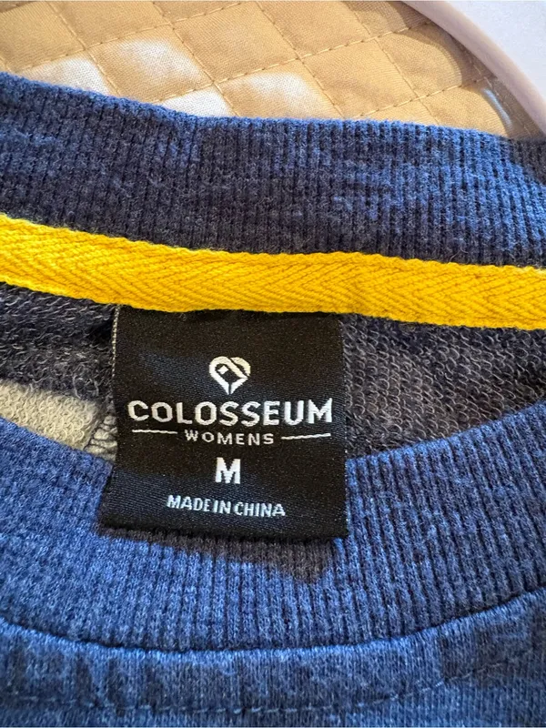 Colosseum Women's Heathered Navy/yellow Crewneck sweatshirt M - Image 6