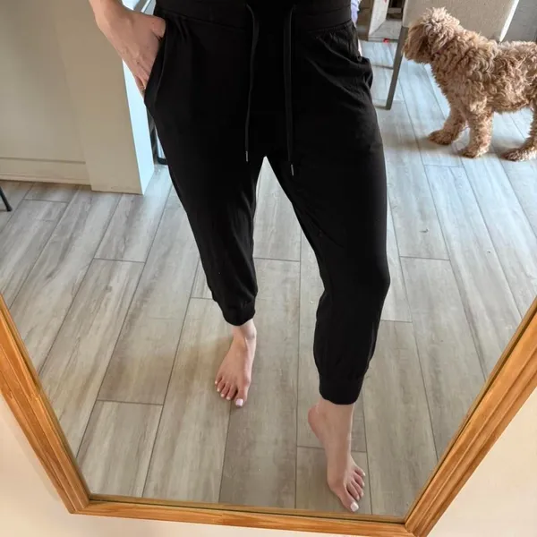 Lululemon Women's Black Joggers-tracksuits - Image 3