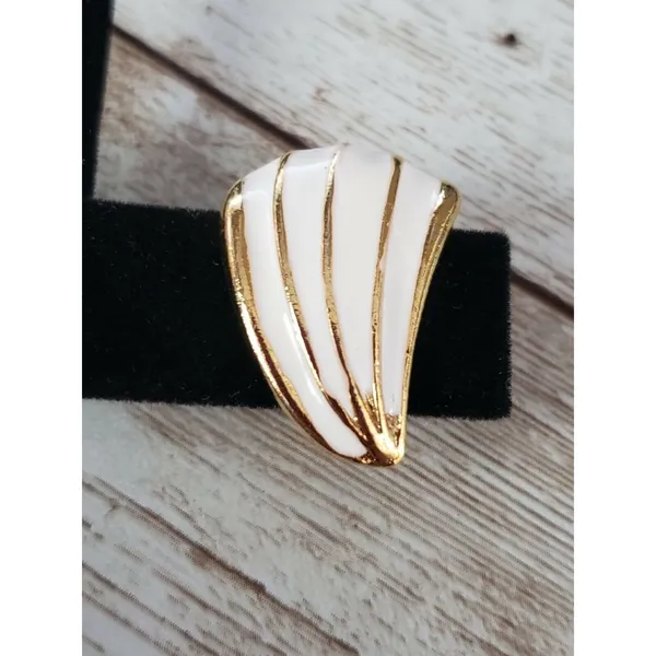 Vintage Clip On Earrings - White & Gold Tone Fan 1" - Image 2