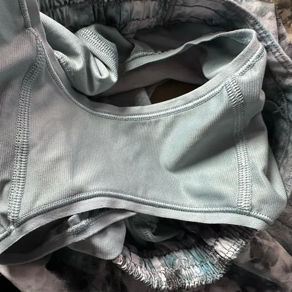 Lululemon Hotty Hot‎ Low-Rise Lined Short 4” Kaleidofloral Blue Cast Size 4 Tall - Image 8