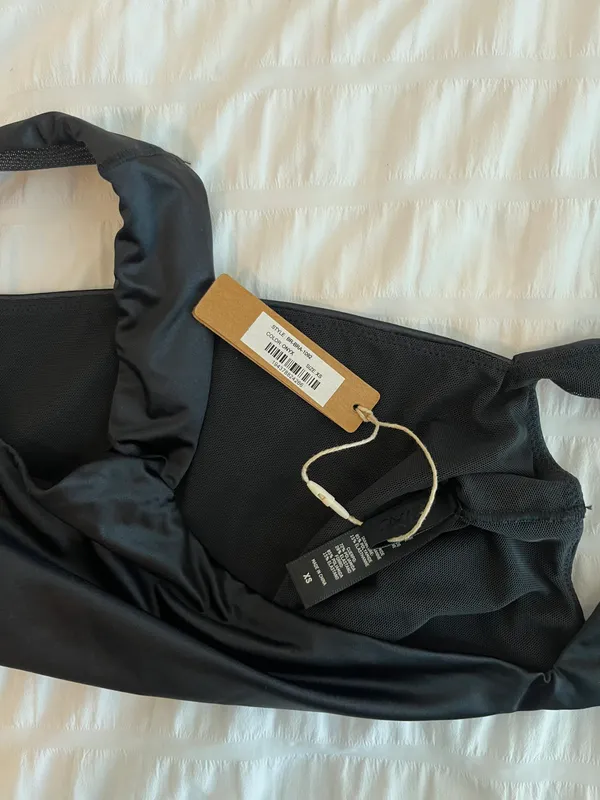 SKIMS NWT  STRETCH SATIN BRALETTE - Image 2